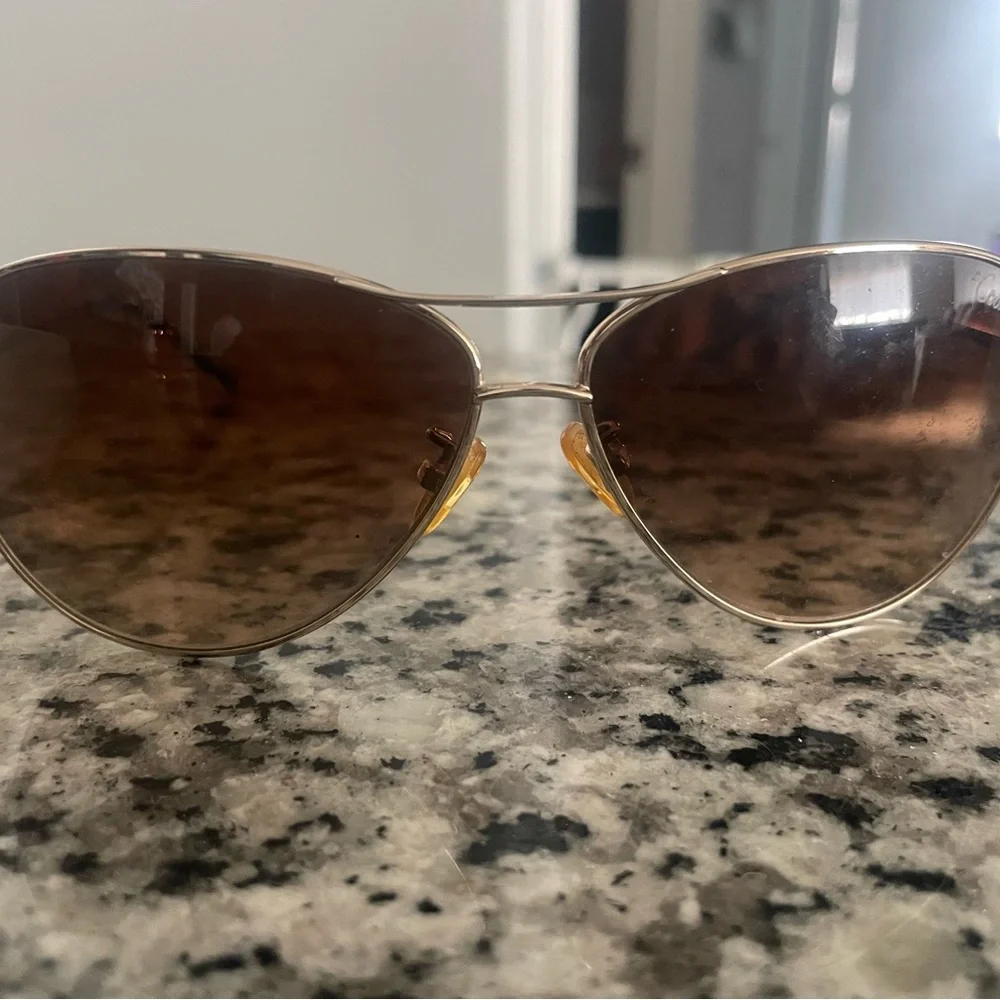 Coach gold sunglasses - Picture 3 of 4